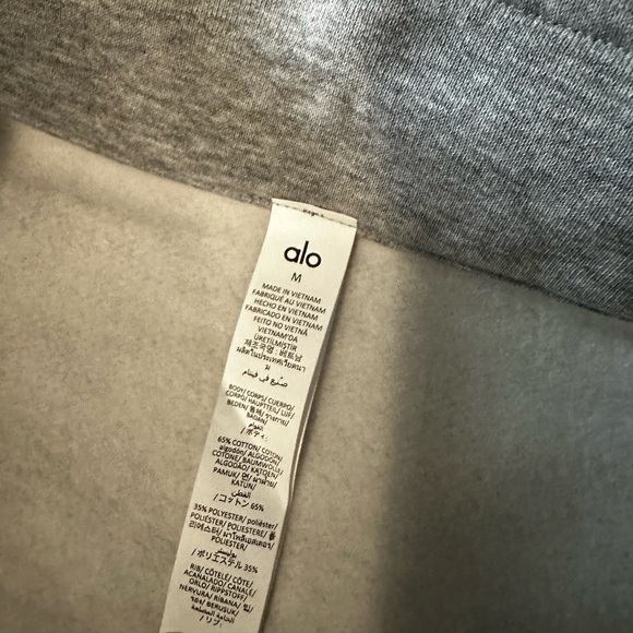 NWT - ALO YOGA - 1/4 zip accolade - medium - Picture 3 of 5